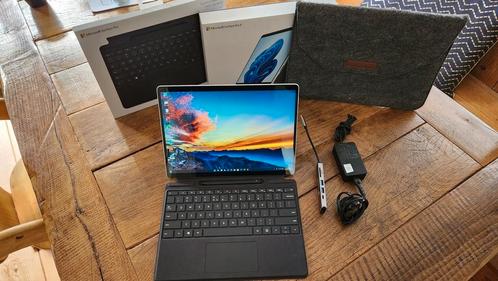 NIEUW  GARANTIE Surface Pro 8 i5 1TB TypeCover Pen Hub Dock