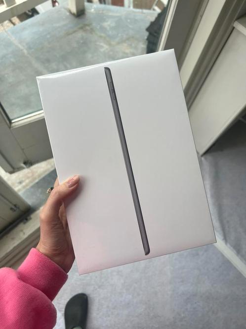 Nieuw in doos iPad 9e generatie 64gb met 2 jaar garantie