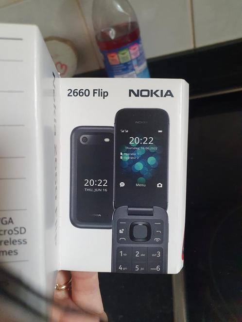Nieuw in doos Nokia 2660 Flip met 2 Jr gar