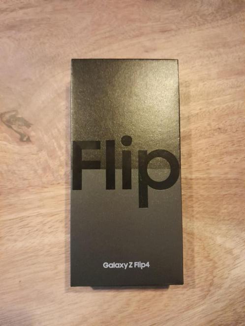 NIEUW IN DOOS Samsung Galaxy Z Flip 4