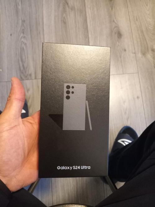 Nieuw in doos Samsung S24 ultra met aankoop bon