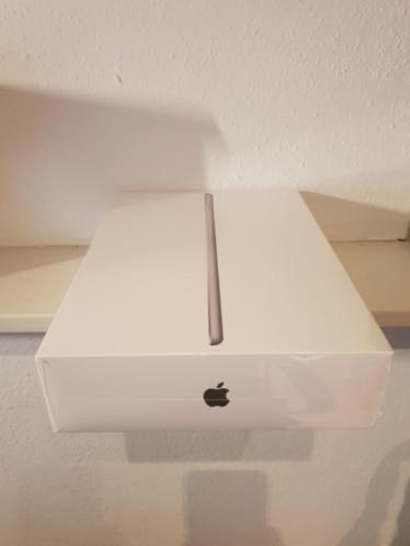 Nieuw in plastic geseald iPad 2017 32GB Wi-Fi Space Gray