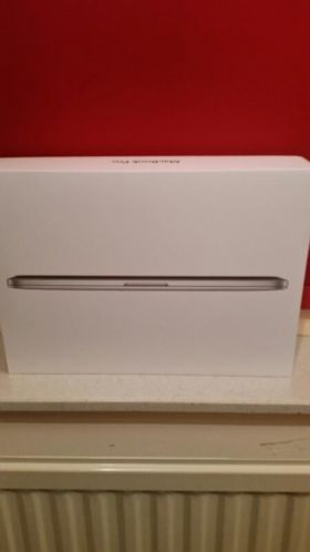 Nieuw in seal Macbook Pro 13 inch met 3 jaar garantie