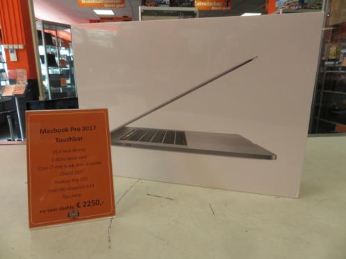 NIEUW Macbook Pro 15 2017 Touchbar 2.8Ghz16GB256SSD