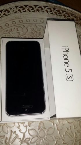 Nieuw staat zeg maar nieuw zwarte Iphone 5S 16 gb 