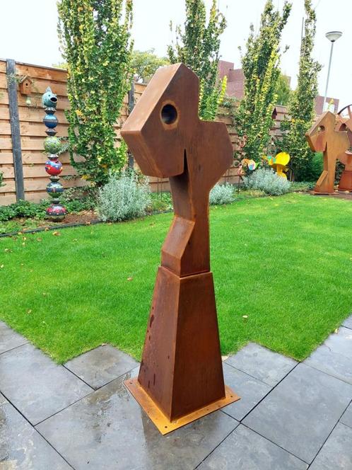 Nieuw..Abstract tuin sculptuur uit CorTenstaal Christiaan