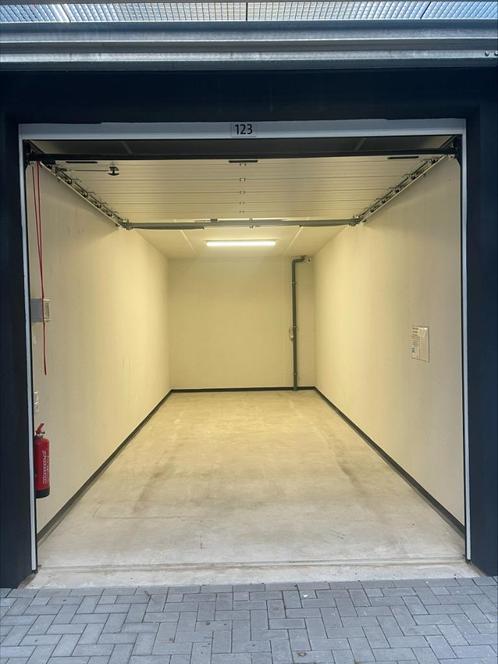 Nieuwbouw XL Garagebox (31m2) in Rotterdam te Huur