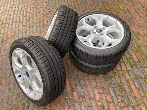 NIEUWE 20545 R17 banden op Ford B-Max Fiesta velgen. TOP