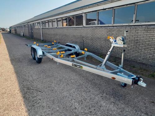 Nieuwe 2200 en 2700 kg trailer laag frame en 5 kiel rollen