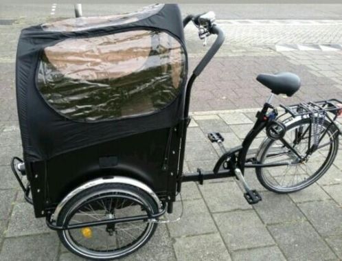 Nieuwe bakfiets geheel compleet. Max 20 km mee gefietst.