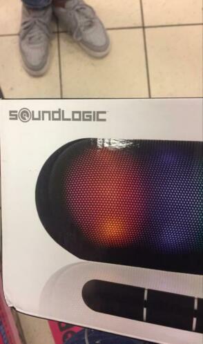 Nieuwe bluetooth speaker met kleuren