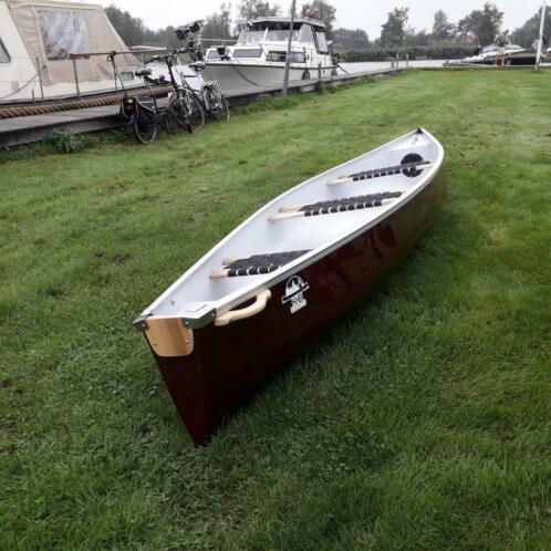 Nieuwe canadese kano geschikt voor fluistermotor