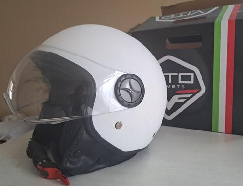 NIEUWE dames scooterhelm, merk  VITO