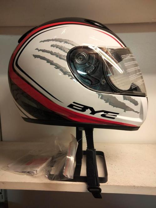 Nieuwe helm maat S M L en XL op voorraad