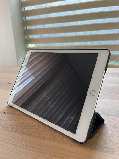Nieuwe iPad zilver grijs - 10.2 inch - 128GB - iPad met hoes