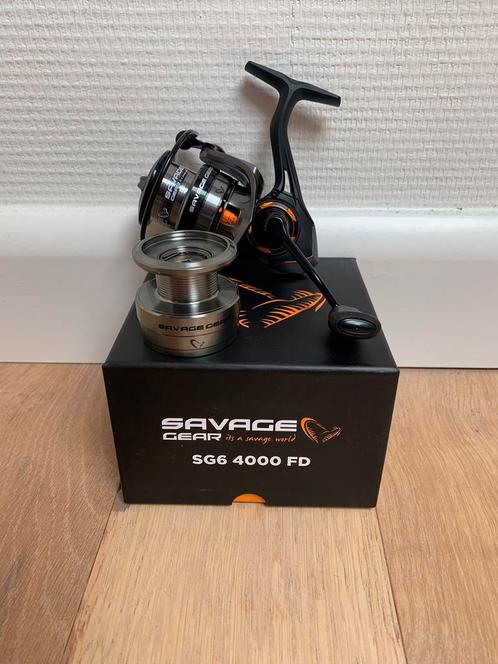 Nieuwe Savage Gear SG6 4000 molen  extra spoel, 9 lagers
