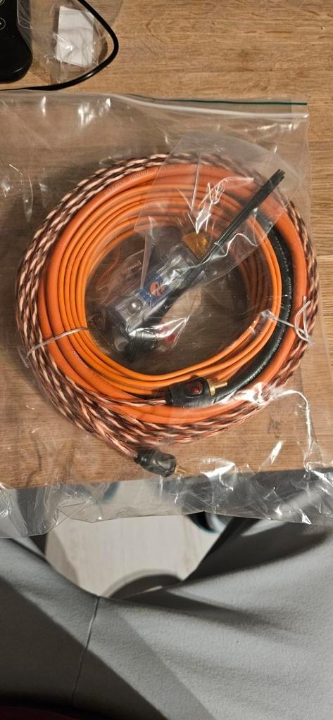 Nieuwe set kabels voor een subwoofer
