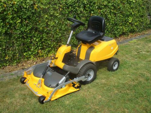 Nieuwe Stiga villa 14 HST frontmaaier, inclusief 85 combidek