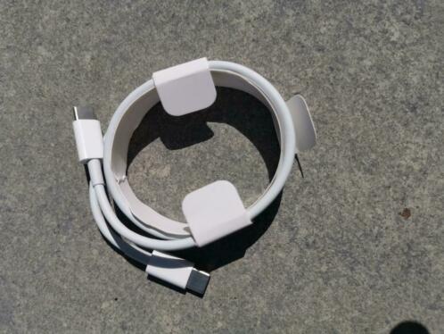 Nieuwe USB-C kabel voor MacBookTelefoon