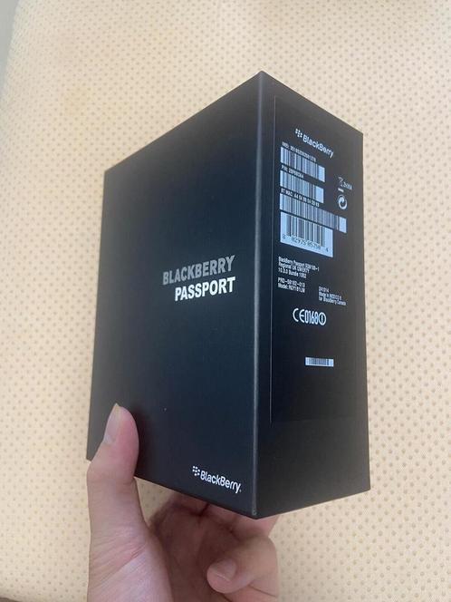 Nieuwe witte Blackberry Passport nieuw in doos