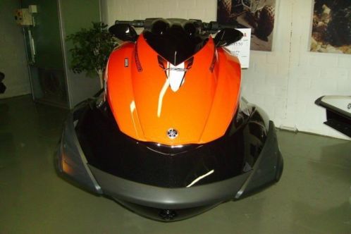 Nieuwe yamaha fzs-svho 300pk LAATSTE STUK 