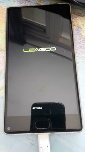 Nieuwe zwarte Android mobiele telefoon. 5.5 inch 
