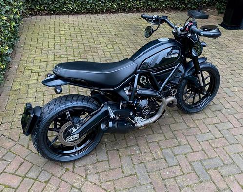 Nieuwstaat Ducati SCRAMBLER 800 NIGHTSHIFT 112021 7900km