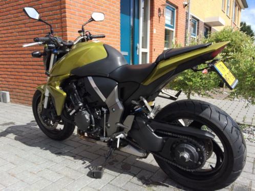 Nieuwstaat Honda CB1000R, dragon green,8300km Nieuwstaat 