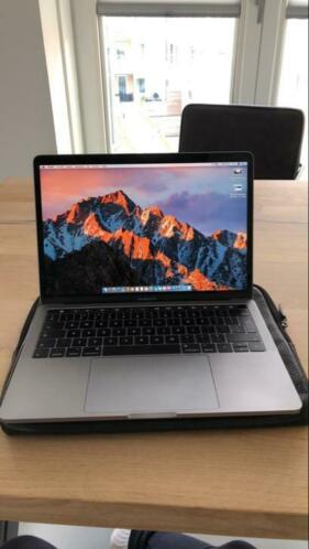 Nieuwstaat Macbook pro 13 2016 touchbar 2.9ghz 8gb 256ssd