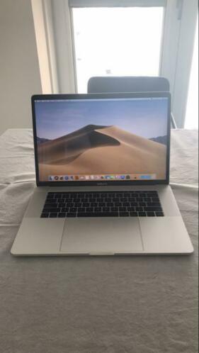 Nieuwstaat Macbook pro 15 2016 touchbar 512ssd garantie