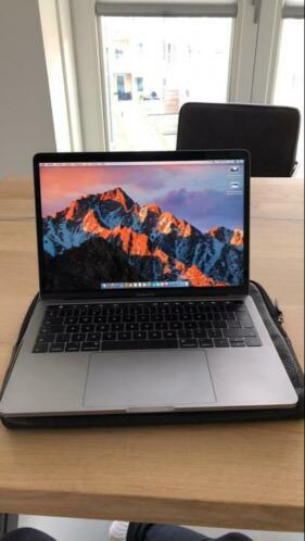 Nieuwstaat Macbook pro 2017 13 3.1ghz touchbar 10 laadcycli