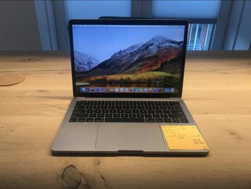 Nieuwstaat Macbook pro 2017 2.3ghz 8gb 128ssd AppleCare 2020