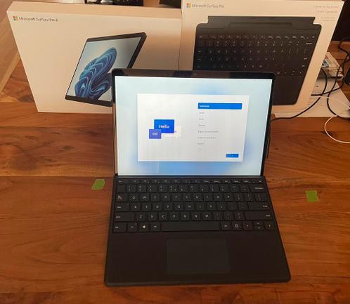 Nieuwstaat Surface Pro 8, i7, 16GB, 512GB SSD, toetsenbord