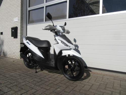 Nieuwstaat Suzuki Address 110cc motorscooter Compact, Licht,