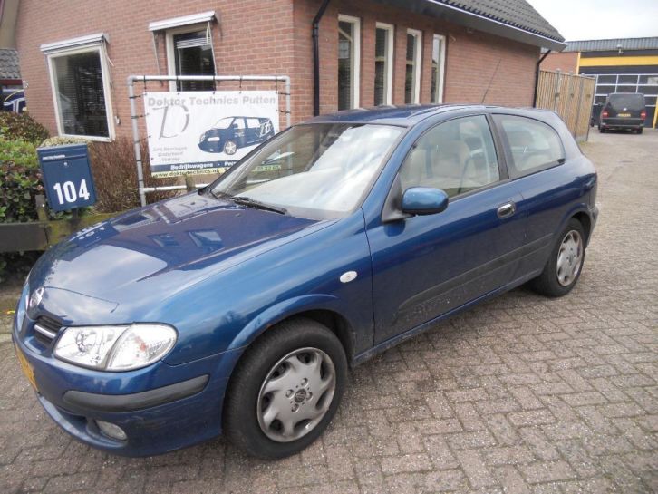 Nissan Almera 1.5 3D 2001 Blauw