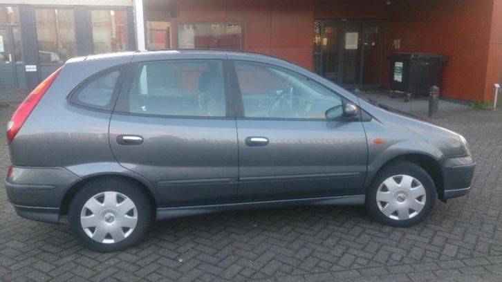 Nissan Almera Tino 1.8 2004 Grijs