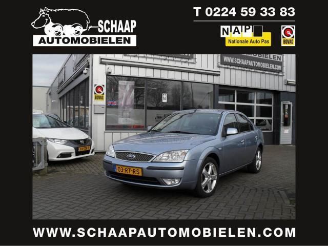 Nissan Almera Tino 1.8 Comfort bj 32001 airco,trekh,83dkm