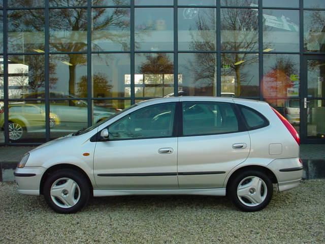 Nissan Almera Tino 1.8 HOGE INSTAP - AIRCO (bj 2002)