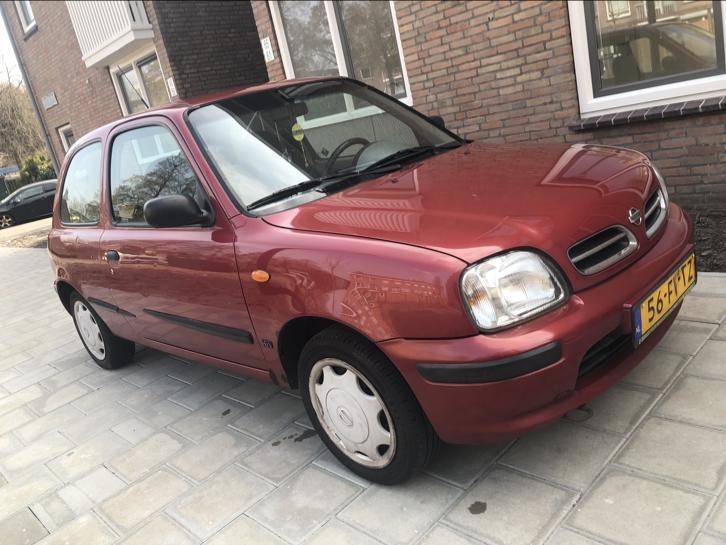 Nissan Micra 1.0 3D 2000 Rood