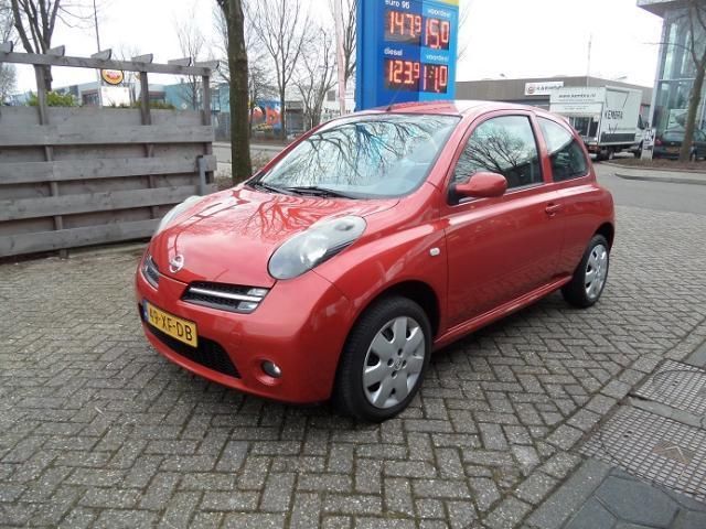 Nissan Micra 1.2 Tekna met maar 61000dkm op teller