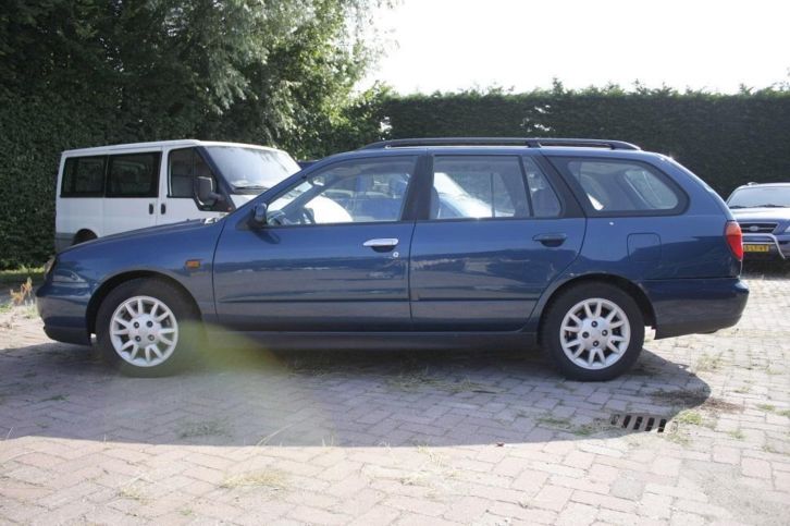 Nissan Primera 2.0 Estate CVT 1999 Blauw automaat EXPORT