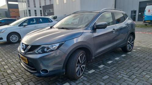 Nissan Qashqai 1.2 Tekna 2015 Metallic Grijs  winterbanden