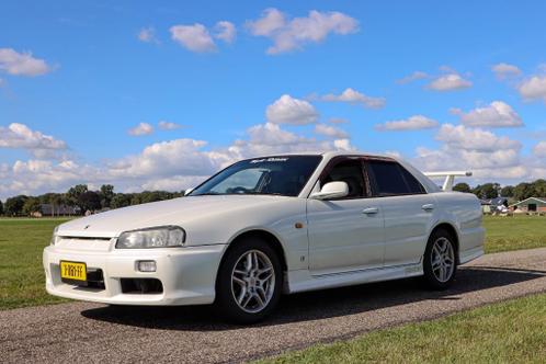 Nissan Skyline GT 2000 Wit - RB20DE