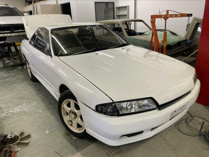 nissan skyline r32