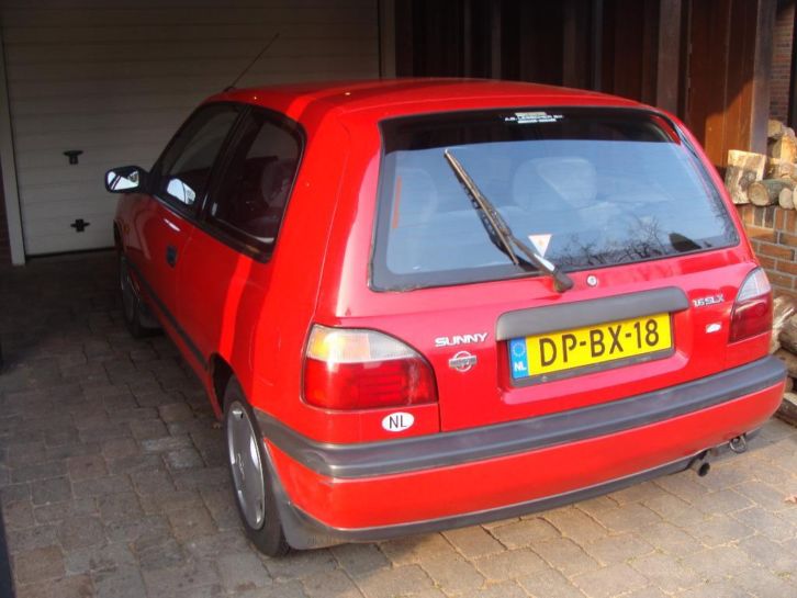 Nissan Sunny 1.6 SLX AUT U9 1992 Rood 47.000 km