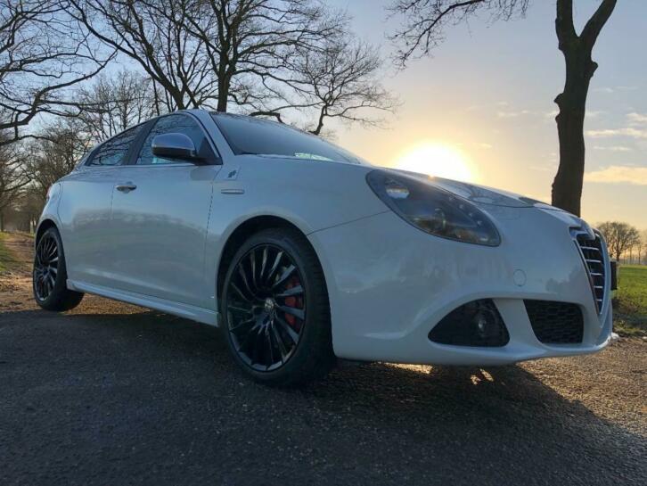 NL Alfa Romeo Giulietta 1.750 TBI 2010 Wit met NAP