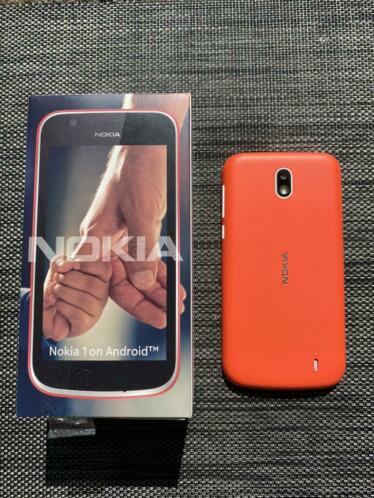 Nokia 1 dual sim z.g.a.n met hoesjes en screenprotectors
