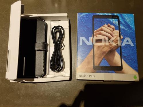 Nokia 1 plus met USB laadkabel