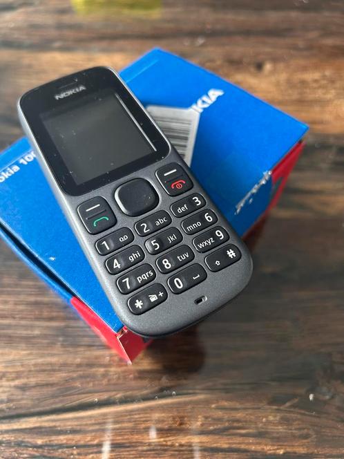 Nokia 100 - helemaal nieuw met oplader