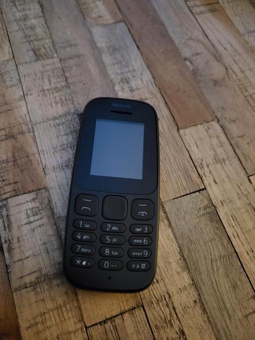 Nokia 105 (zo goed als nieuw)